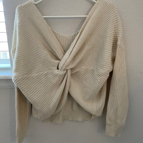 Cream knotted sweater - Picture 2 of 2